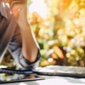 What's the difference between an ira and an investment account?